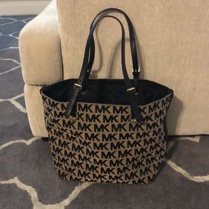 Micheal Kors Purse